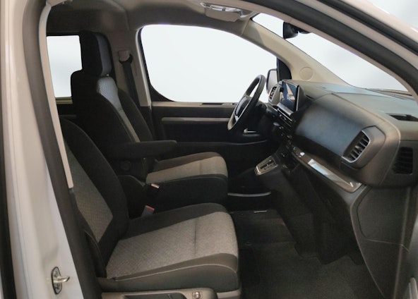 Vehicle image 18 Vehicle image 18