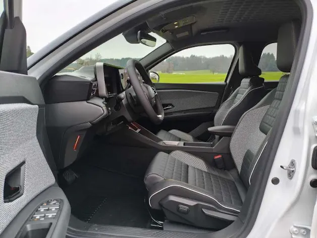 Renault R4 E-TECH ELECTRIC iconic 150PS Comfort Range