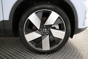 Vehicle image VOLVO XC40 E80 Twin Plus AWD