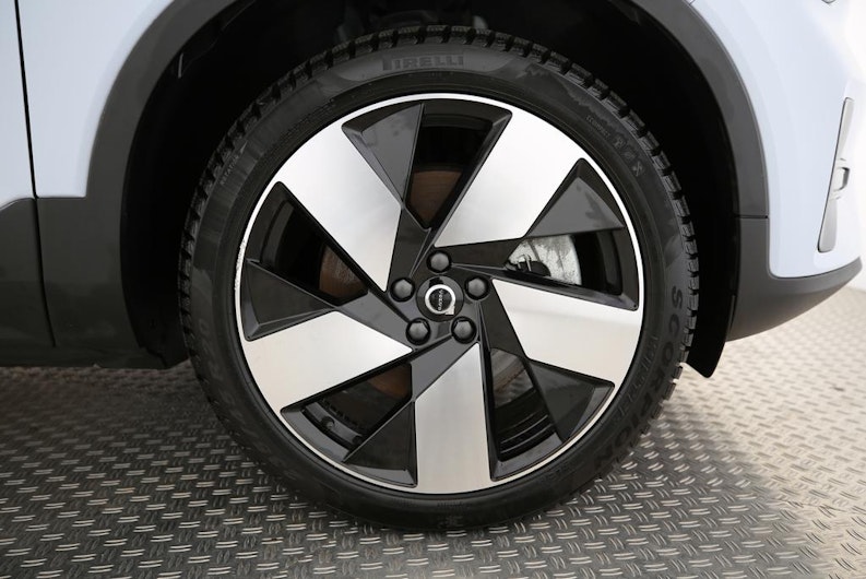 Vehicle image VOLVO XC40