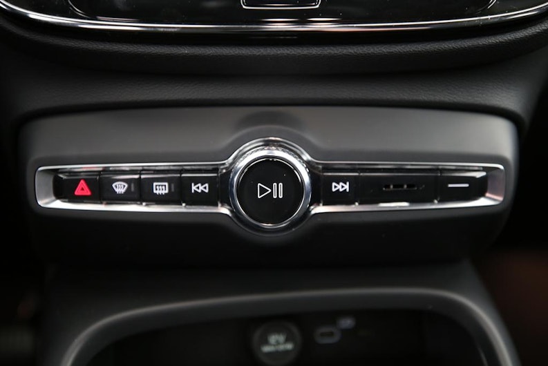 Vehicle image VOLVO XC40