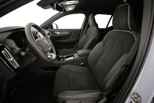 Vehicle image VOLVO XC40 E80 Twin Plus AWD