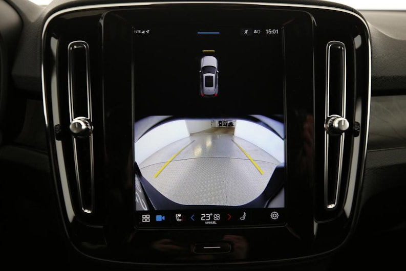 Vehicle image VOLVO XC40