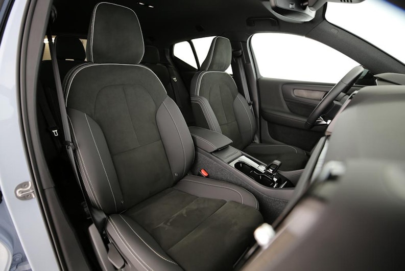 Vehicle image VOLVO XC40