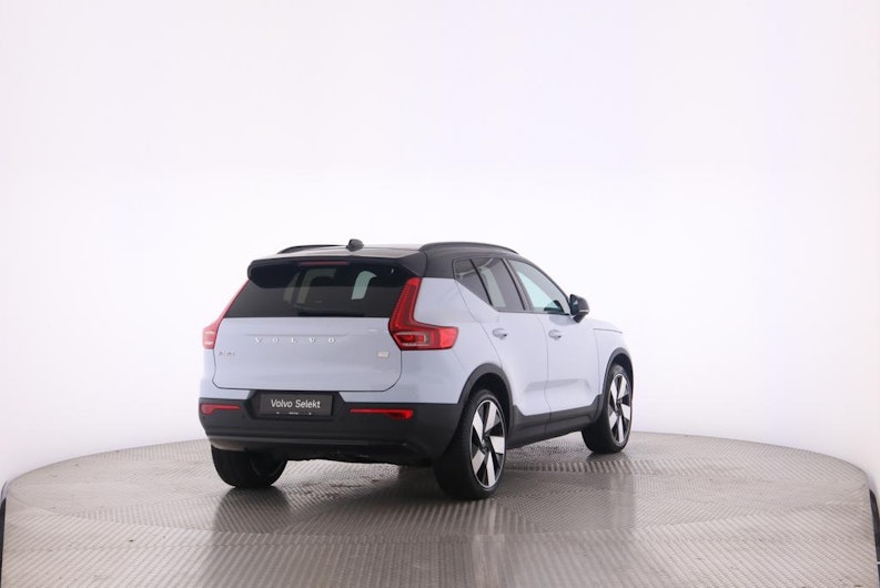 Vehicle image VOLVO XC40