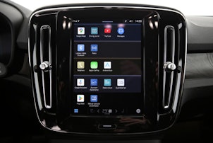 Vehicle image VOLVO XC40 E80 Twin Plus AWD