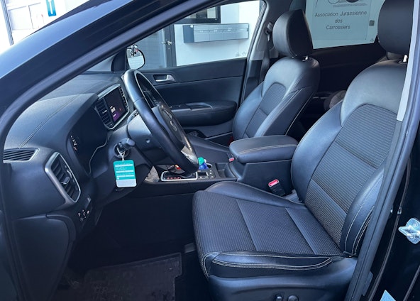 Vehicle image 4 Vehicle image 4