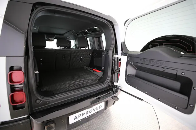 Land Rover Defender 110 2.0 P400e X-Dynamic HSE