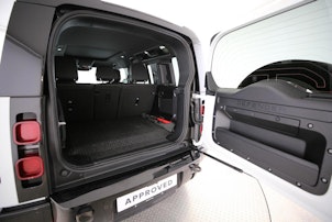 Vehicle image LAND ROVER Defender 110 2.0 P400e X-Dynamic HSE