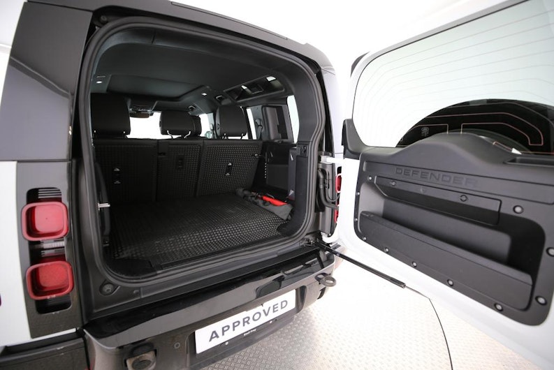 Vehicle image LAND ROVER DEFENDER