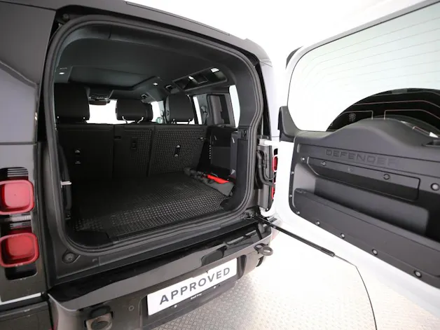 Land Rover Defender 110 2.0 P400e X-Dynamic HSE