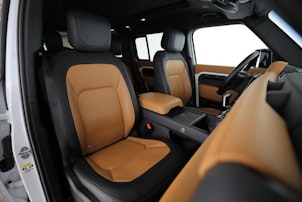 Vehicle image LAND ROVER Defender 110 2.0 P400e X-Dynamic HSE