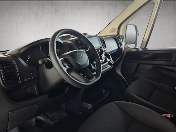 Vehicle image 8 Vehicle image 8