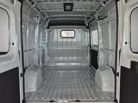 Vehicle image 12 Vehicle image 12