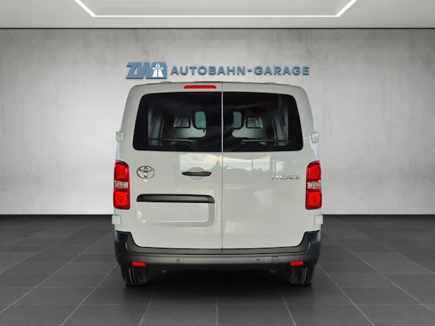 Toyota PROACE Van L1 2.2 D Advanced