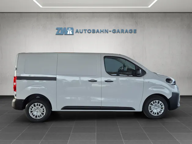 Toyota PROACE Van L1 2.2 D Advanced
