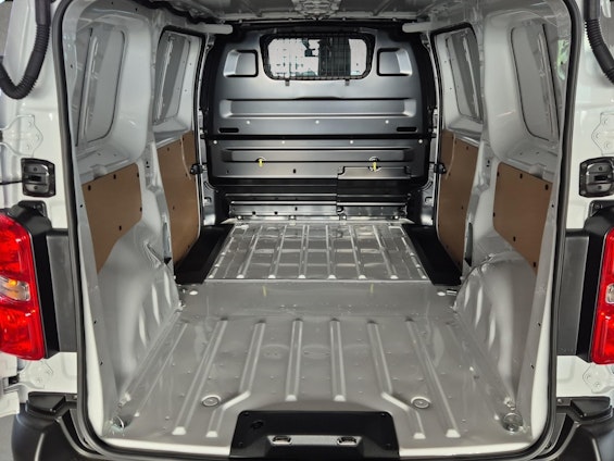 Vehicle image 13 Vehicle image 13