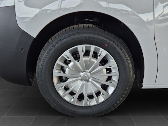 Vehicle image 14 Vehicle image 14