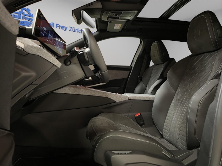 Vehicle image PEUGEOT 5008