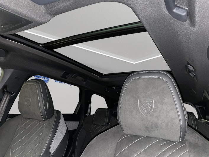 Vehicle image PEUGEOT 5008