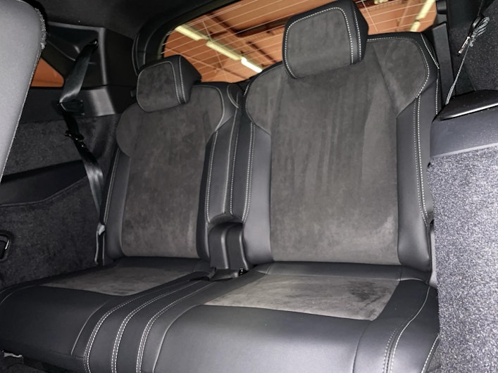 Vehicle image PEUGEOT 5008