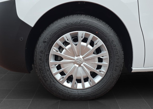 Vehicle image 14 Vehicle image 14