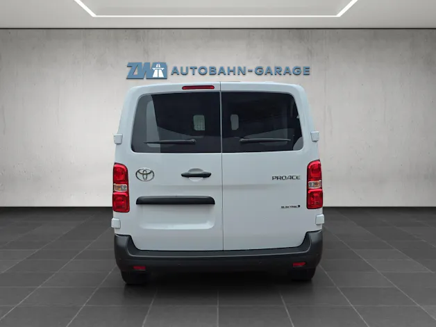 Toyota PROACE Van L1 75KWh Advanced