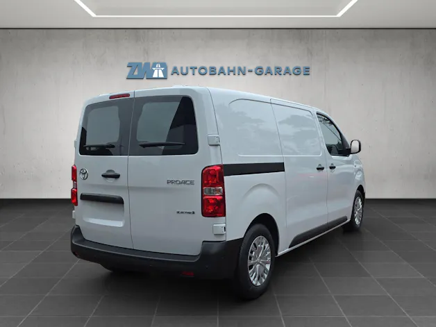 Toyota PROACE Van L1 75KWh Advanced