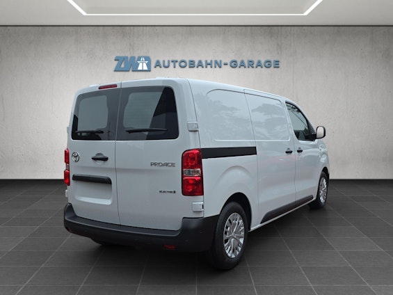 Vehicle image 4 Vehicle image 4