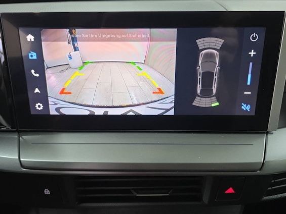 Vehicle image 15 Vehicle image 15