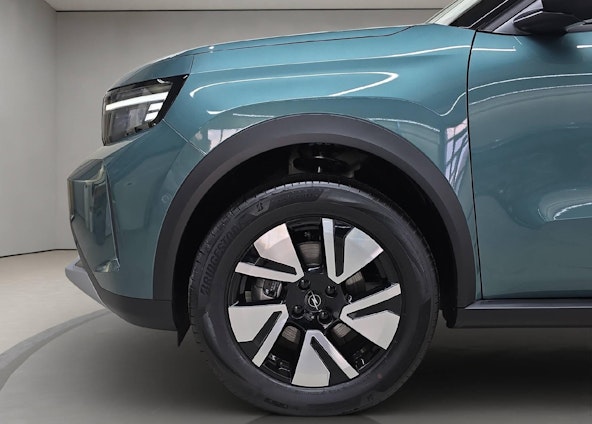 Vehicle image 12 Vehicle image 12