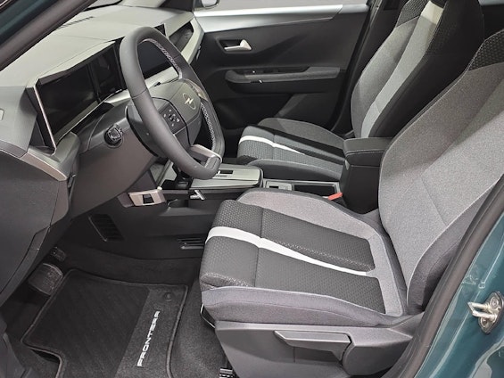 Vehicle image 5 Vehicle image 5