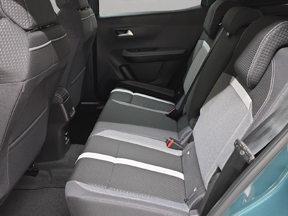 Vehicle image 9 Vehicle image 9