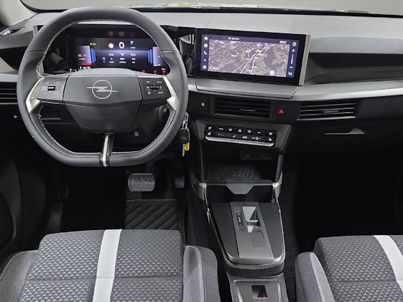 Vehicle image 6 Vehicle image 6