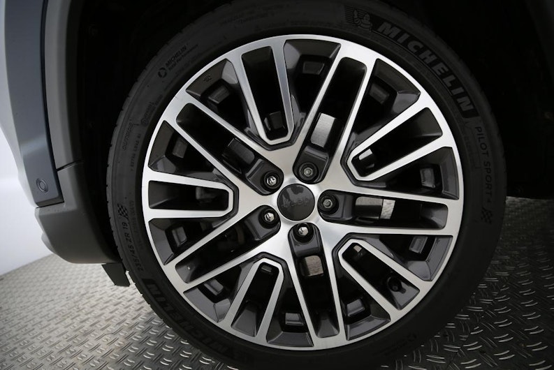 Vehicle image JEEP COMPASS