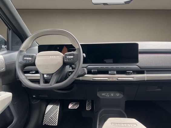 Vehicle image 10 Vehicle image 10