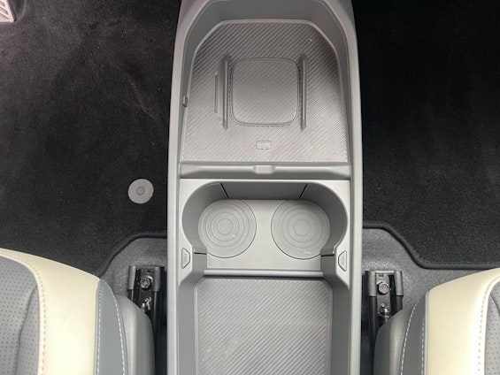 Vehicle image 13 Vehicle image 13