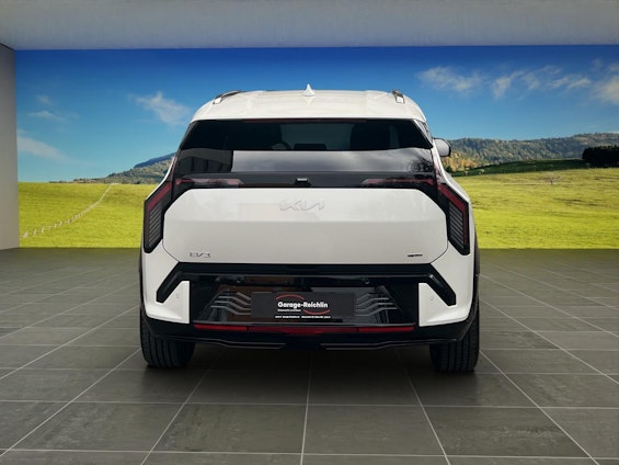 Vehicle image 3 Vehicle image 3