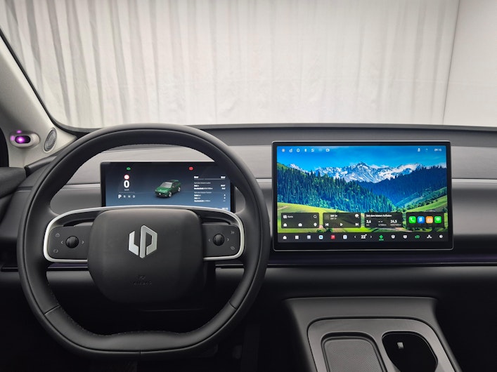 Vehicle image LEAPMOTOR C10