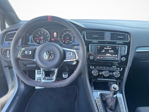 Vehicle image VW Golf VII 2.0 TSI GTI Clubsport S