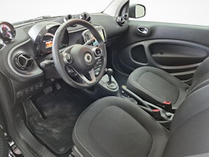 Vehicle image SMART Fortwo Coupé EQ Passion / ab 3,99% Leasing bei Abschluss einer Protect Autoversicherung