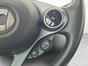 Vehicle image SMART Fortwo Coupé EQ Passion / ab 3,99% Leasing bei Abschluss einer Protect Autoversicherung