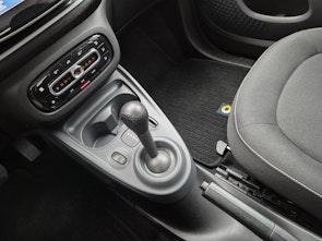 Vehicle image SMART Fortwo Coupé EQ Passion / ab 3,99% Leasing bei Abschluss einer Protect Autoversicherung