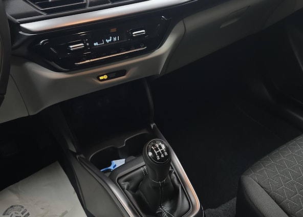 Vehicle image 13 Vehicle image 13