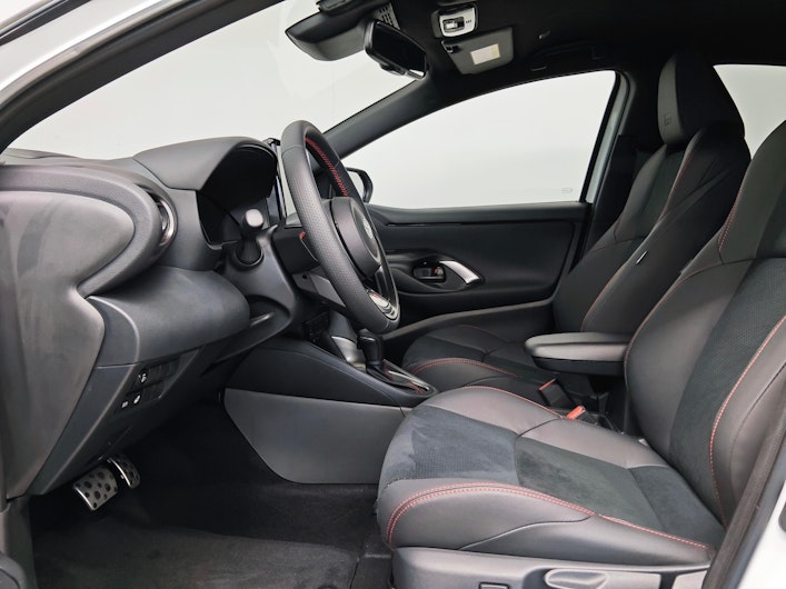 Vehicle image TOYOTA YARIS