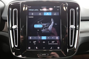 Vehicle image VOLVO XC40 E80 Twin Ultimate AWD