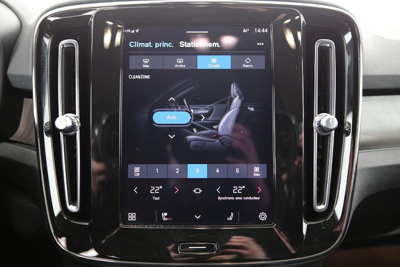 Vehicle image VOLVO XC40