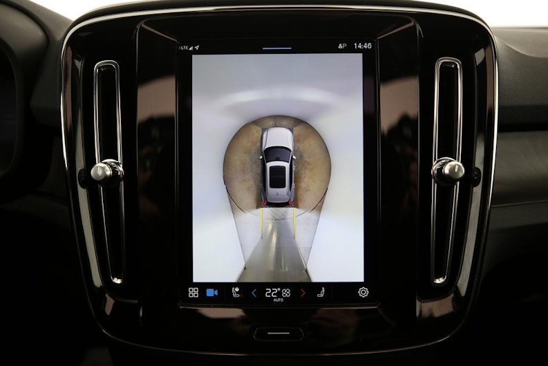 Vehicle image VOLVO XC40