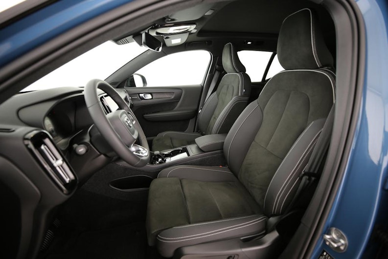 Vehicle image VOLVO XC40