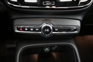 Vehicle image VOLVO XC40 E80 Twin Ultimate AWD